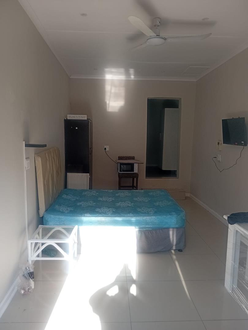 To Let 1 Bedroom Property for Rent in Humewood Eastern Cape